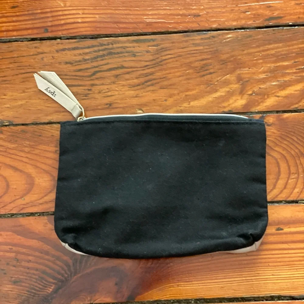 🧩 4/$20 Cosmetic Bag